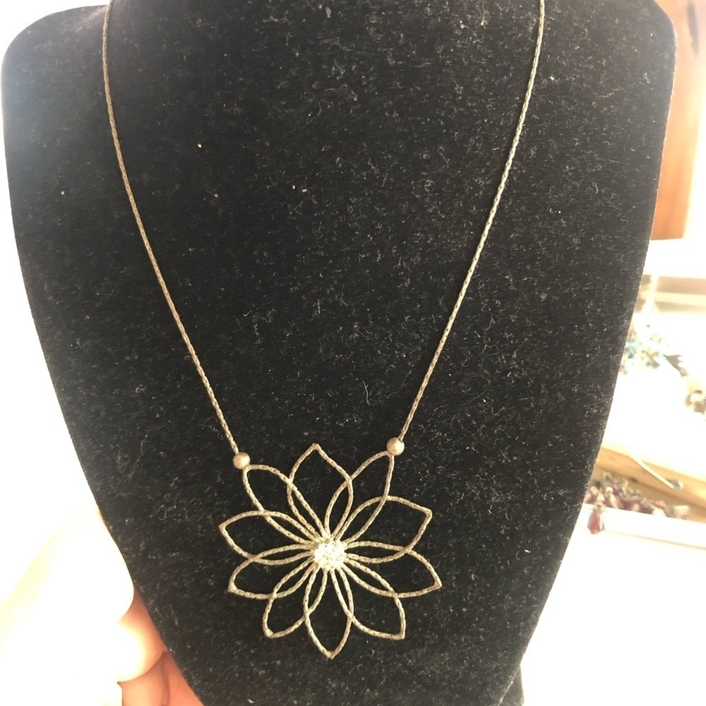 Elegant Silver Flower Necklace